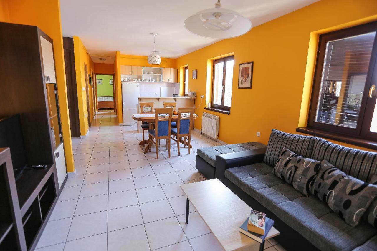 Apartment Sunny Place Pula Buitenkant foto