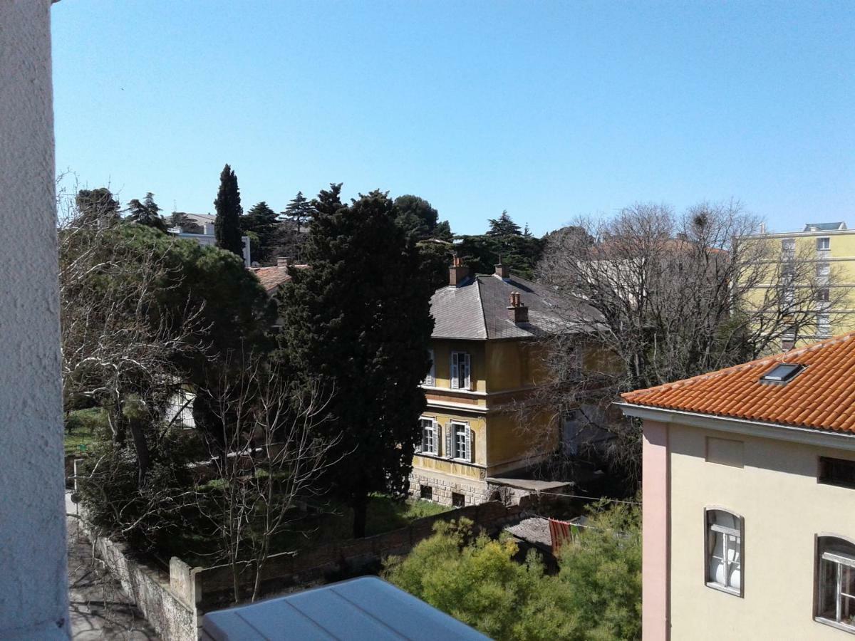 Apartment Sunny Place Pula Buitenkant foto