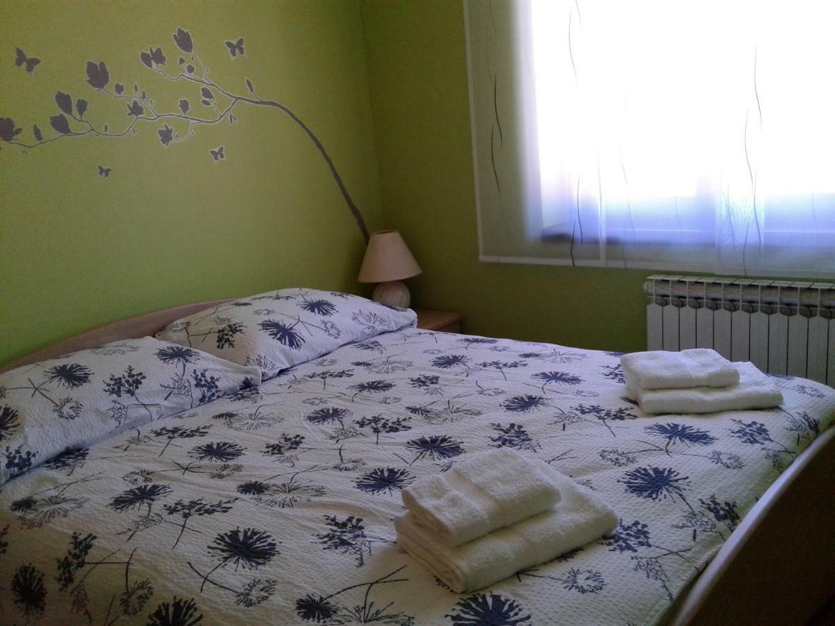 Apartment Sunny Place Pula Buitenkant foto
